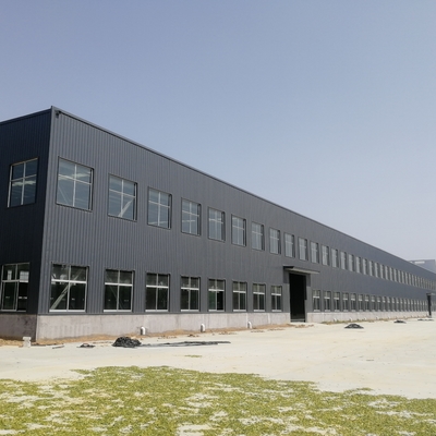 প্রিফ্যাব স্টিল স্ট্রাকচার গুদাম H-Section Beams এবং স্যান্ডউইচ প্যানেল সহ